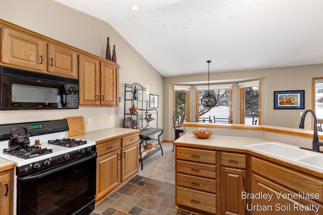 4760 Crescent Drive, Hudsonville, MI 49426