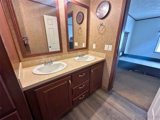 113711 N 4203 Road, Checotah, OK 74426