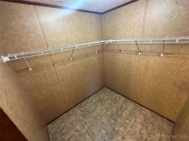 113711 N 4203 Road, Checotah, OK 74426