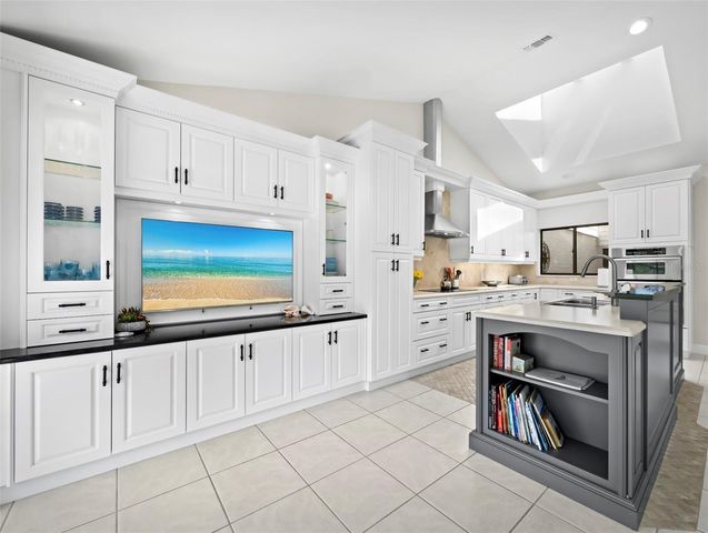 2101 HARBOURSIDE DRIVE 1103, Longboat Key, FL 34228