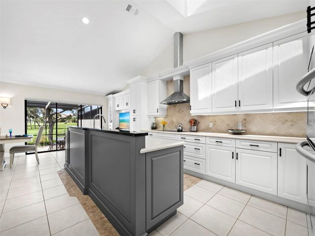 2101 HARBOURSIDE DRIVE 1103, Longboat Key, FL 34228