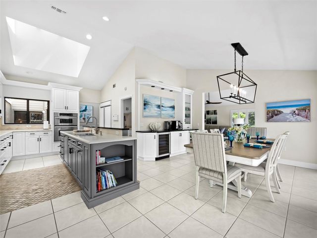 2101 HARBOURSIDE DRIVE 1103, Longboat Key, FL 34228