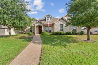 105 Hollygrove Drive, Hewitt, TX 76643