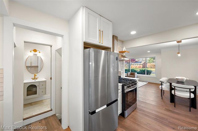 34909 W Chicago Street, Livonia, MI 48150