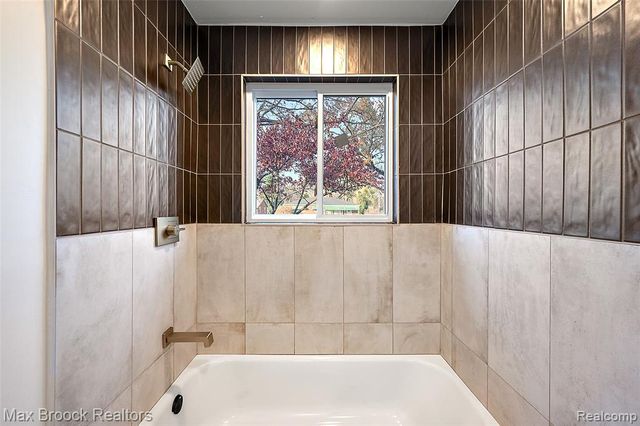 34909 W Chicago Street, Livonia, MI 48150