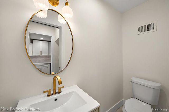 34909 W Chicago Street, Livonia, MI 48150