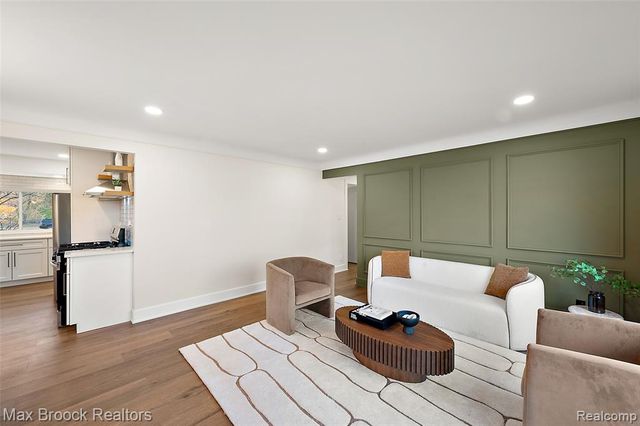 34909 W Chicago Street, Livonia, MI 48150