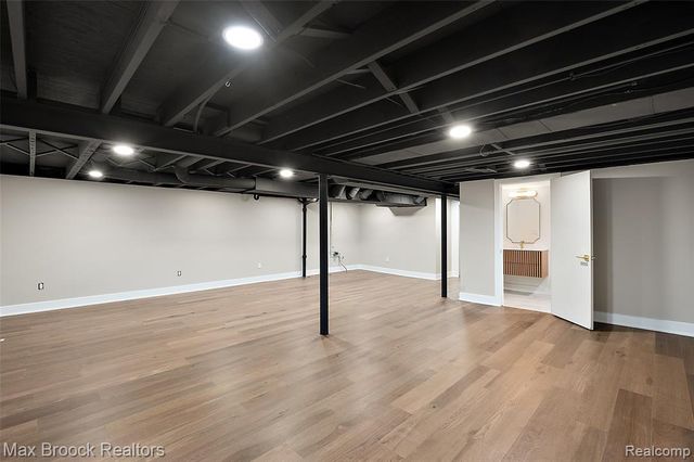 34909 W Chicago Street, Livonia, MI 48150