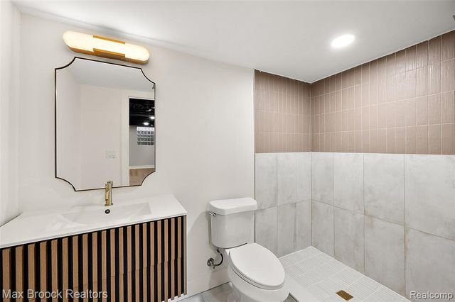 34909 W Chicago Street, Livonia, MI 48150