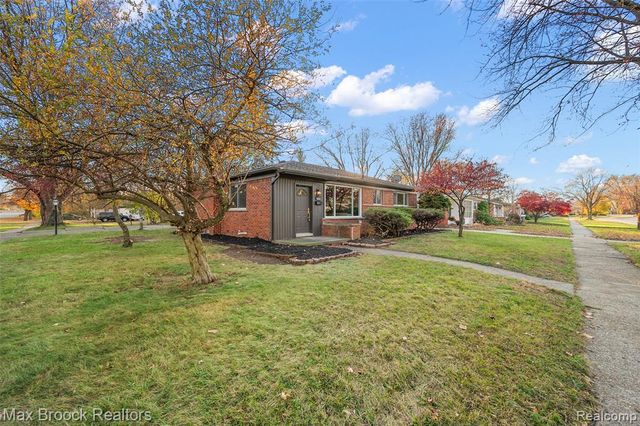 34909 W Chicago Street, Livonia, MI 48150