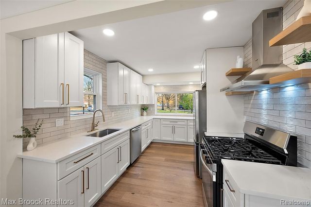 34909 W Chicago Street, Livonia, MI 48150