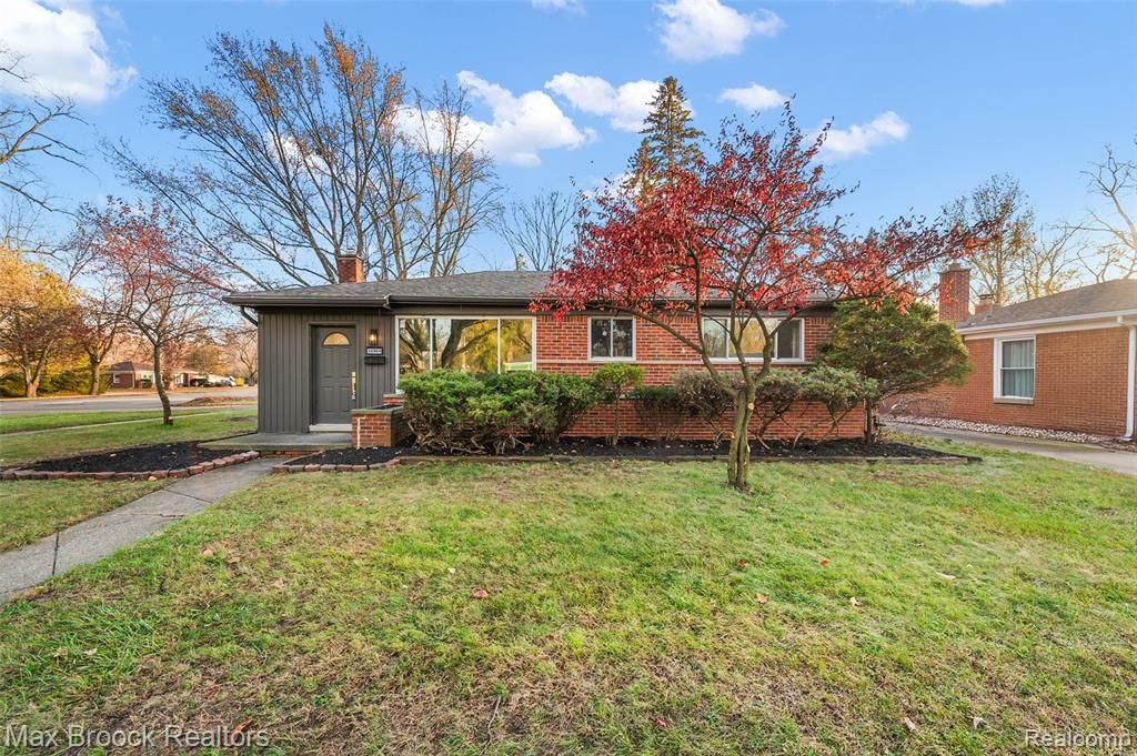 34909 W Chicago Street, Livonia, MI 48150