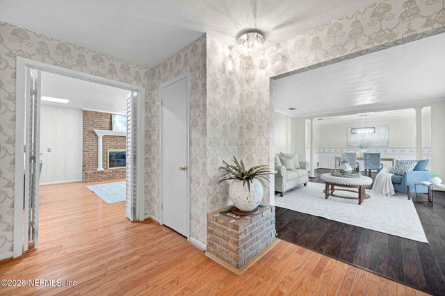 1207 JAMAICA Court, Jacksonville, FL 32216