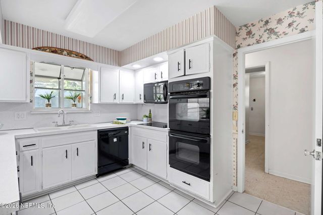 1207 JAMAICA Court, Jacksonville, FL 32216