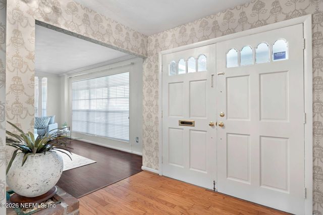 1207 JAMAICA Court, Jacksonville, FL 32216