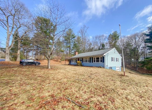 78 Franklin St, Douglas, MA 01516