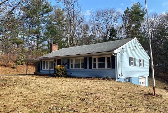 78 Franklin St, Douglas, MA 01516