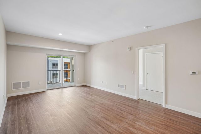 2645 Burton Road Bld 4, 1-1, Ann Arbor, MI 48104