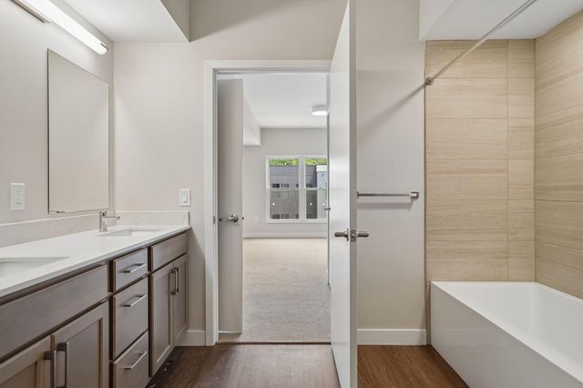 2645 Burton Road Bld 4, 1-1, Ann Arbor, MI 48104