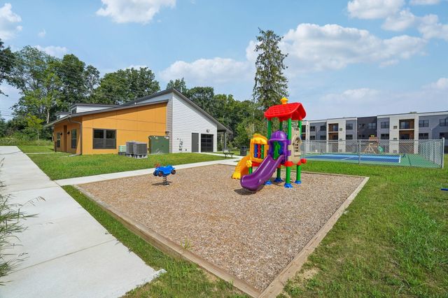 2645 Burton Road Bld 4, 1-1, Ann Arbor, MI 48104