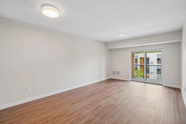2645 Burton Road Bld 4, 1-1, Ann Arbor, MI 48104
