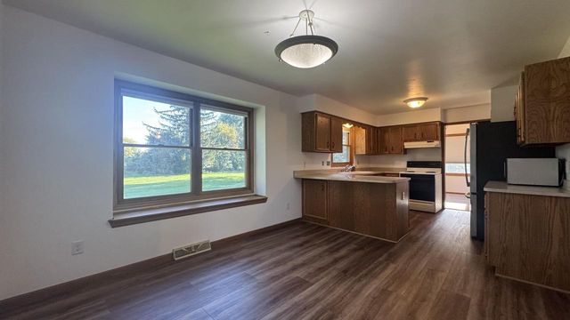 N93W27616 Quail Hollow COURT, Hartland, WI 53029