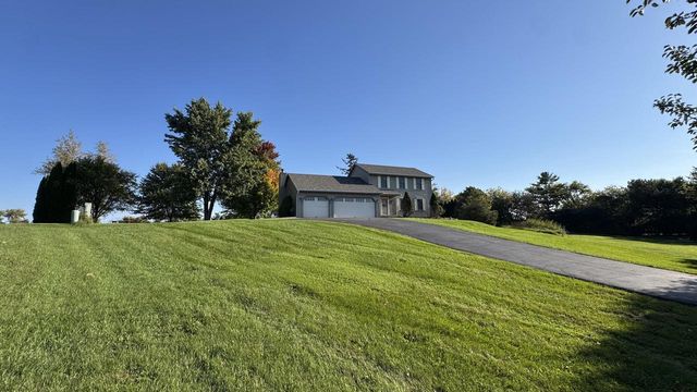 N93W27616 Quail Hollow COURT, Hartland, WI 53029