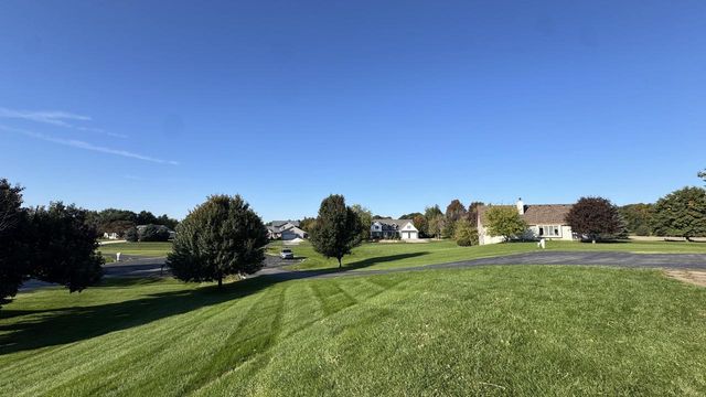 N93W27616 Quail Hollow COURT, Hartland, WI 53029