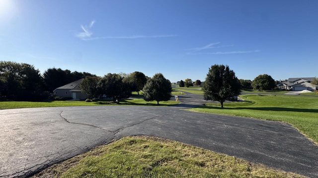 N93W27616 Quail Hollow COURT, Hartland, WI 53029