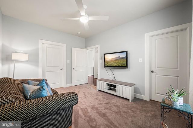 1048 PRESERVE LN, West Chester, PA 19382