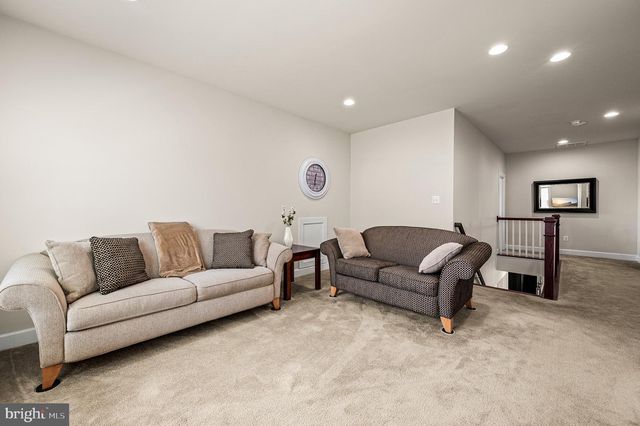 1048 PRESERVE LN, West Chester, PA 19382