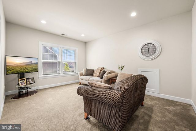 1048 PRESERVE LN, West Chester, PA 19382