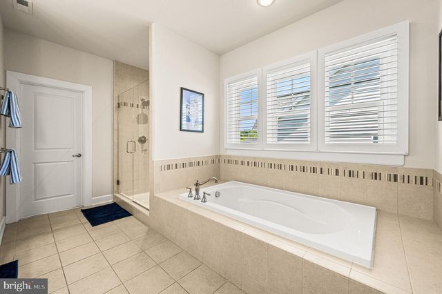 1048 PRESERVE LN, West Chester, PA 19382