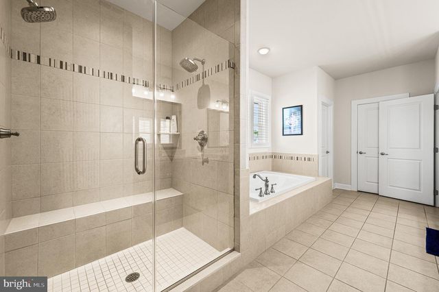 1048 PRESERVE LN, West Chester, PA 19382