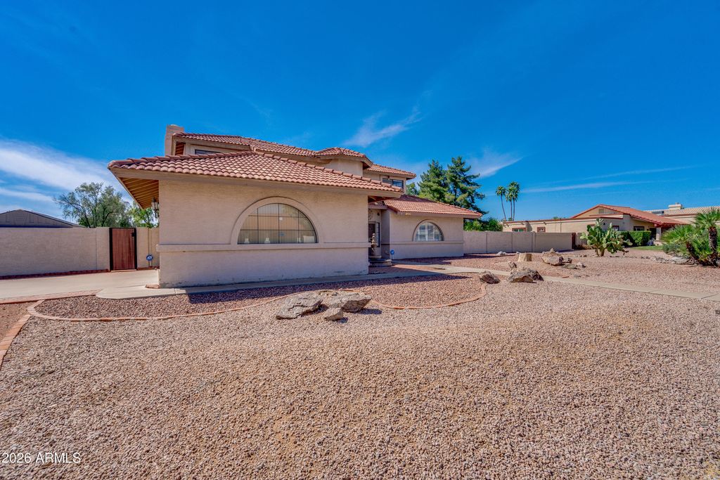 Image 3 of property listing at 14802 N 47th Street, Phoenix, AZ 85032