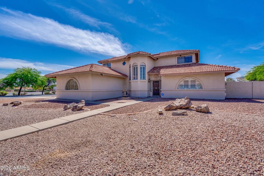 Image 5 of property listing at 14802 N 47th Street, Phoenix, AZ 85032