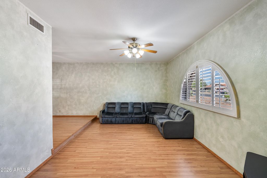 Image 7 of property listing at 14802 N 47th Street, Phoenix, AZ 85032