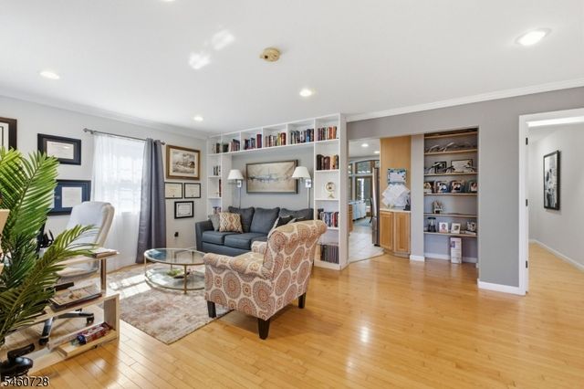 1569 Alps Rd, Wayne Twp., NJ 07470