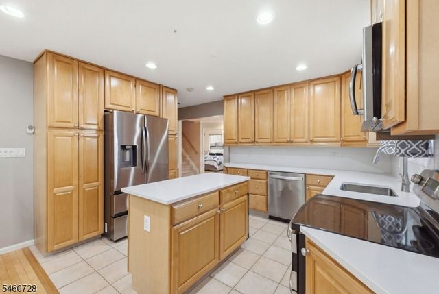 1569 Alps Rd, Wayne Twp., NJ 07470