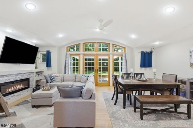 1569 Alps Rd, Wayne Twp., NJ 07470