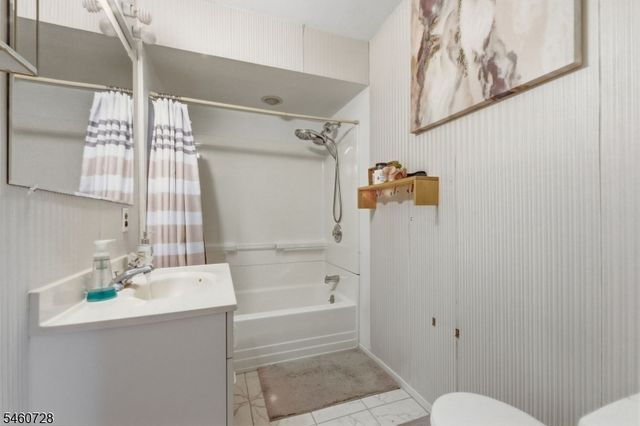 1569 Alps Rd, Wayne Twp., NJ 07470