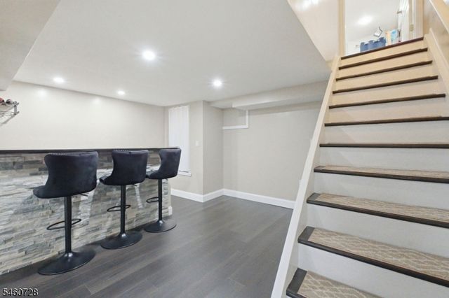 1569 Alps Rd, Wayne Twp., NJ 07470