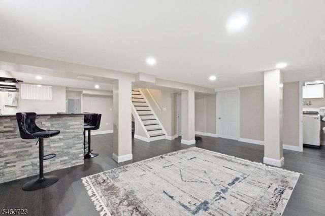 1569 Alps Rd, Wayne Twp., NJ 07470