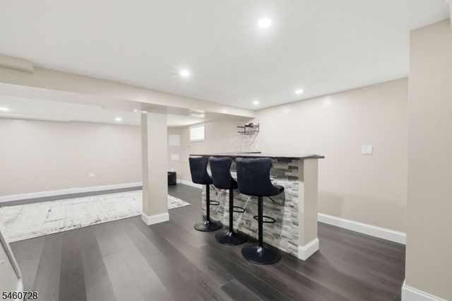 1569 Alps Rd, Wayne Twp., NJ 07470