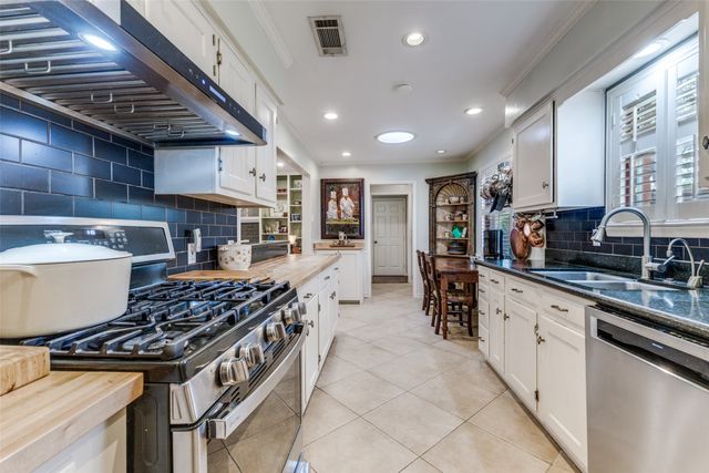 9936 Windlake Circle, Dallas, TX 75238