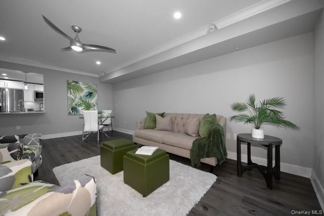 100 Glen Street N2318, Glen Cove, NY 11542