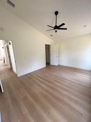 2861 N Seventh St, St Augustine, FL 32084