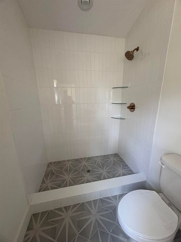 2861 N Seventh St, St Augustine, FL 32084