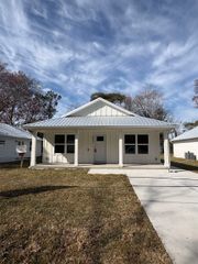 2861 N Seventh St, St Augustine, FL 32084