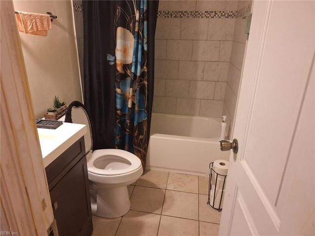 1571 Darren CIR, Portsmouth, VA 23703